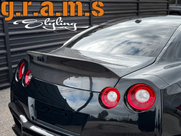 Nissan GTR R35 Boot Lid with ducktail spoiler - GTR R35