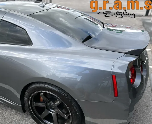 Nissan GTR R35 Boot Lid with ducktail spoiler - GTR R35