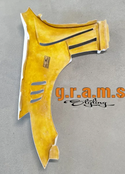 Nissan 350Z Z33 RS2 Style Front Vented Fenders - 350z