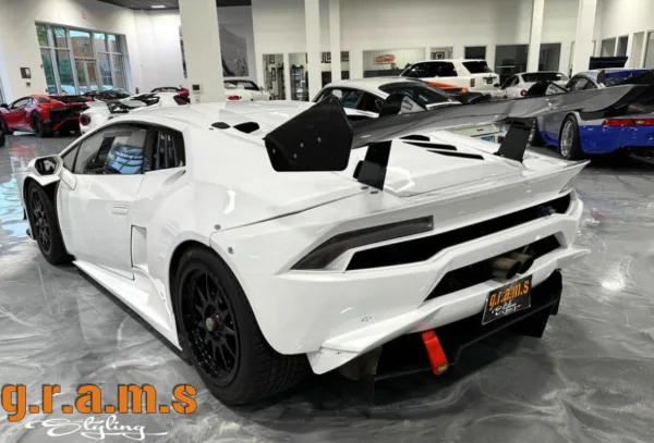 Lamborghini Huracan Super Trofeo-Style Rear Bumper | Carbon/ Fibreglass - Huracan